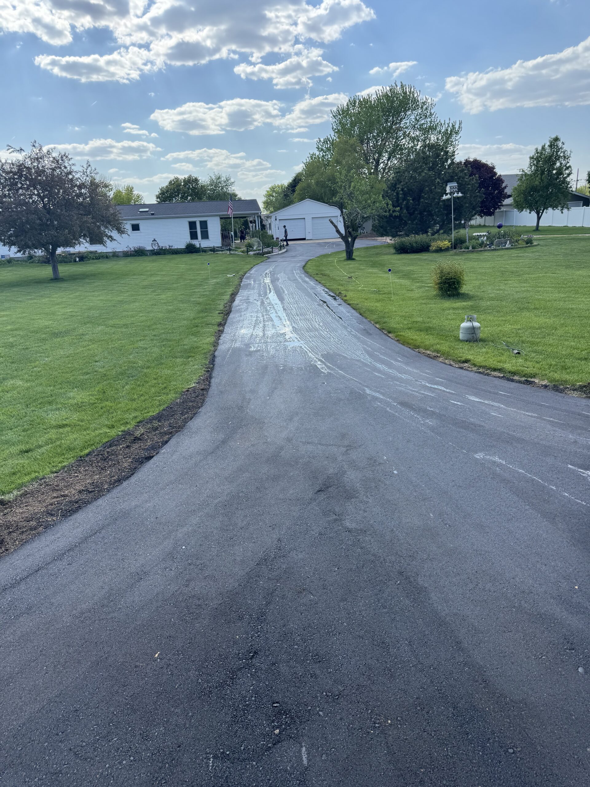 Sealcoating Des Moines Iowa — BB Road Maintenance